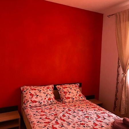Apartmán Apartament Ally'S Orşova Exteriér fotografie